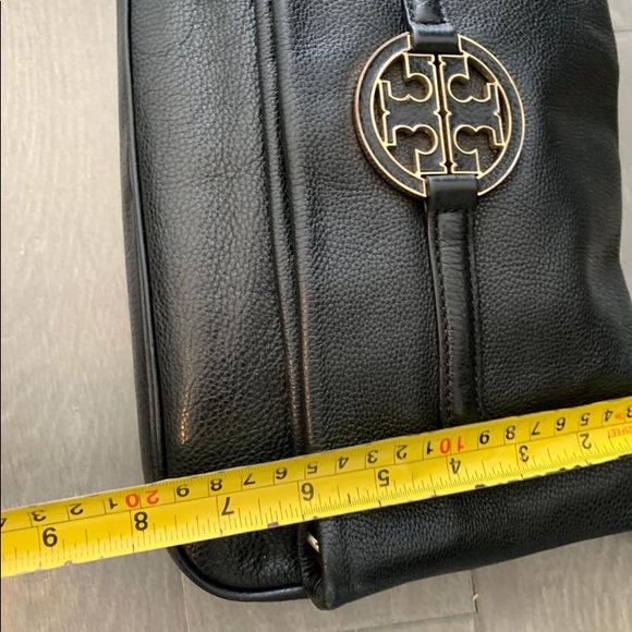 Authentic Tory Burch Shoulder Bag - Picture 10 of 11